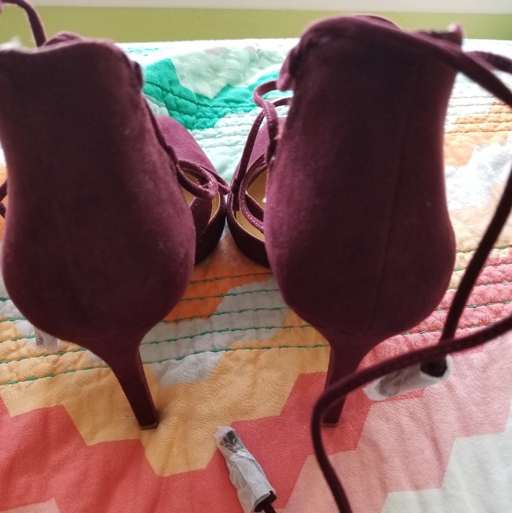 Stilettos - Picture 2 of 3